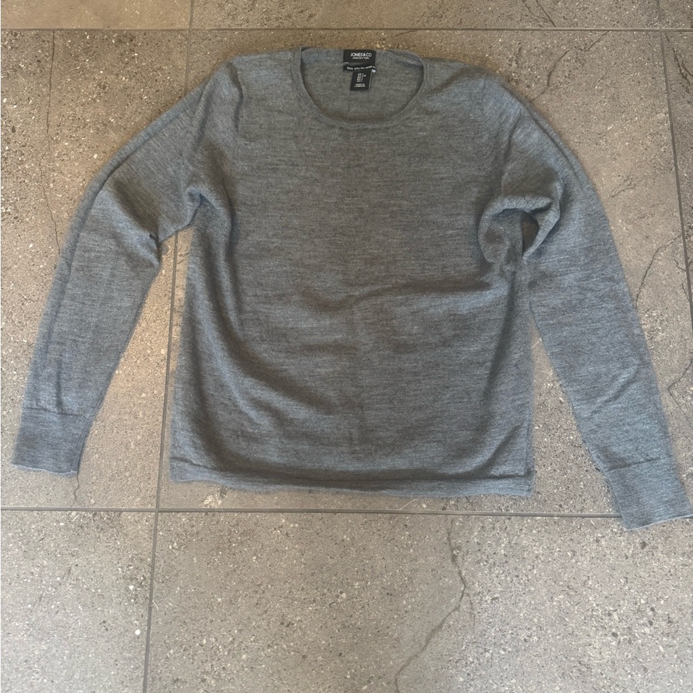 Delicate Grey Sweater 100% merino wool